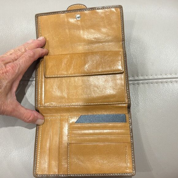 Francesco Biasia Trifold Leather Wallet - Picture 3 of 5